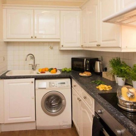 Stayzo Penthouse Accommodation 2- Premier Lodge Southampton Extérieur photo