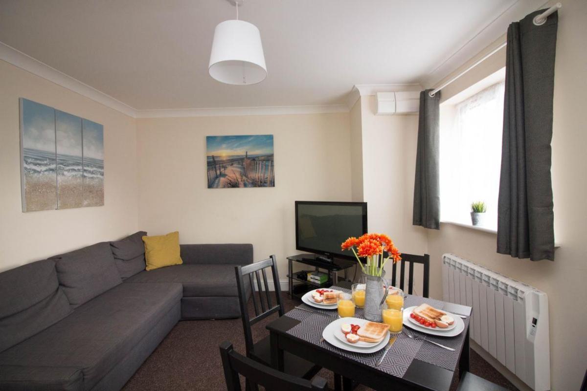 Stayzo Penthouse Accommodation 2- Premier Lodge Southampton Extérieur photo