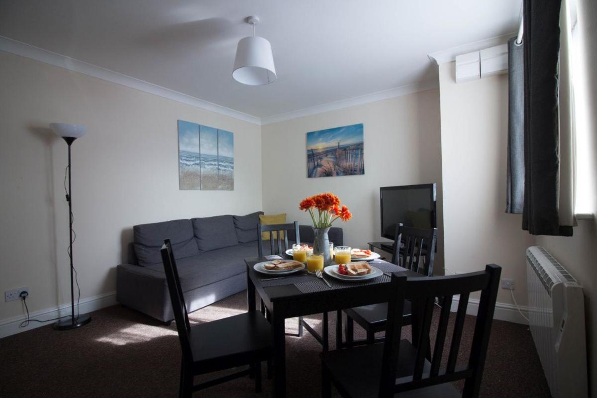 Stayzo Penthouse Accommodation 2- Premier Lodge Southampton Extérieur photo
